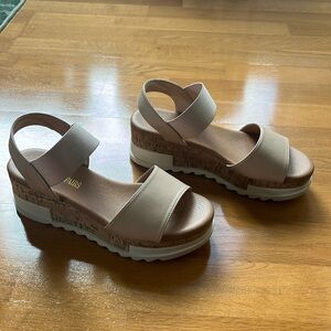 Dream Pairs Women’s Ankle Strap Platform Sandals NWOT